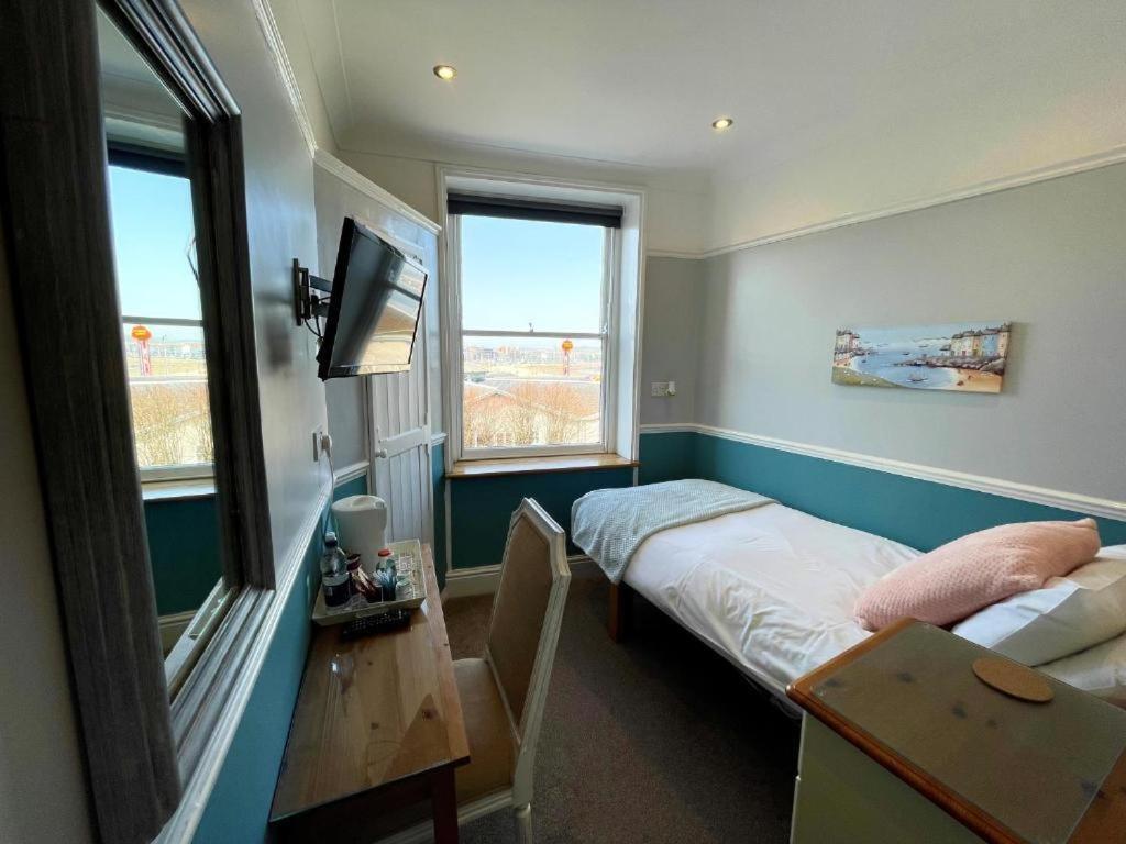 Bayliss Hall Guesthouse 웨이머스만 외부 사진